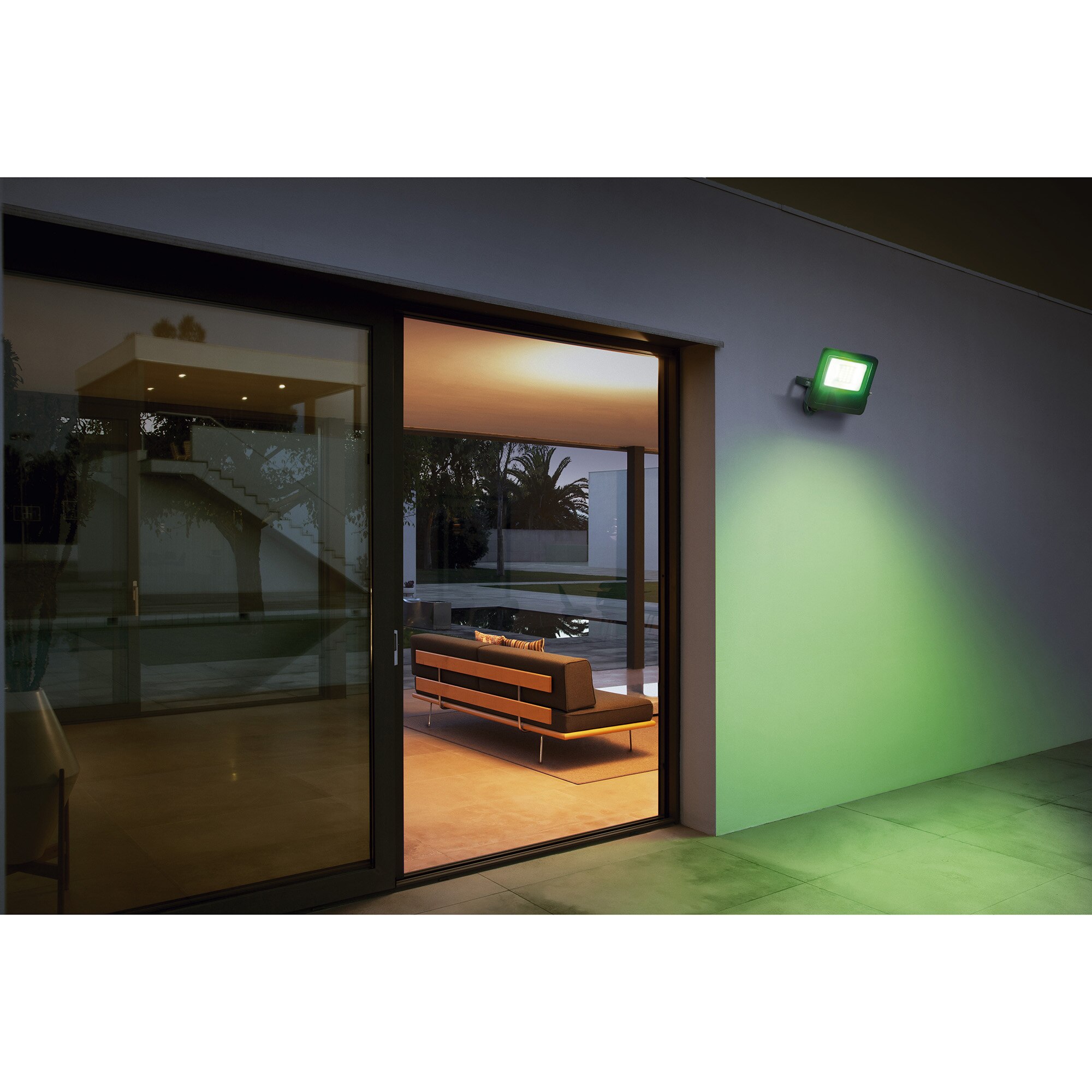 Fotografie Proiector exterior LED Ledvance SMART+ WIFI, 30W, RGBW, 2190 lm, IP65, clasa energetica F